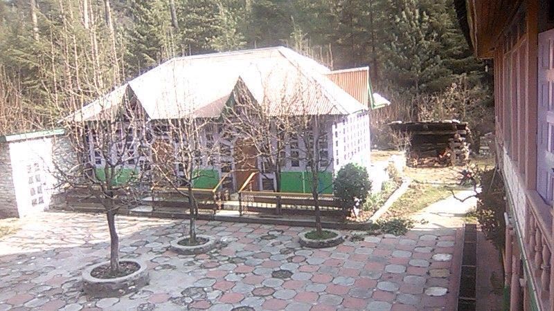 Photo of Kasol with a backpack 1/8 by IBIS