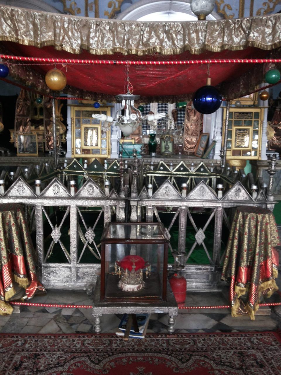 Photo of Chota Imambara, Daulatganj, Lucknow, Uttar Pradesh, India by Sneha