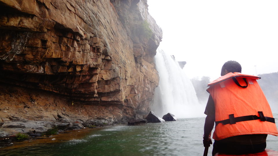 Photo of Chitrakote Falls, Boating Service, Tiratha, Chhattisgarh, India by Sneha Vashisht