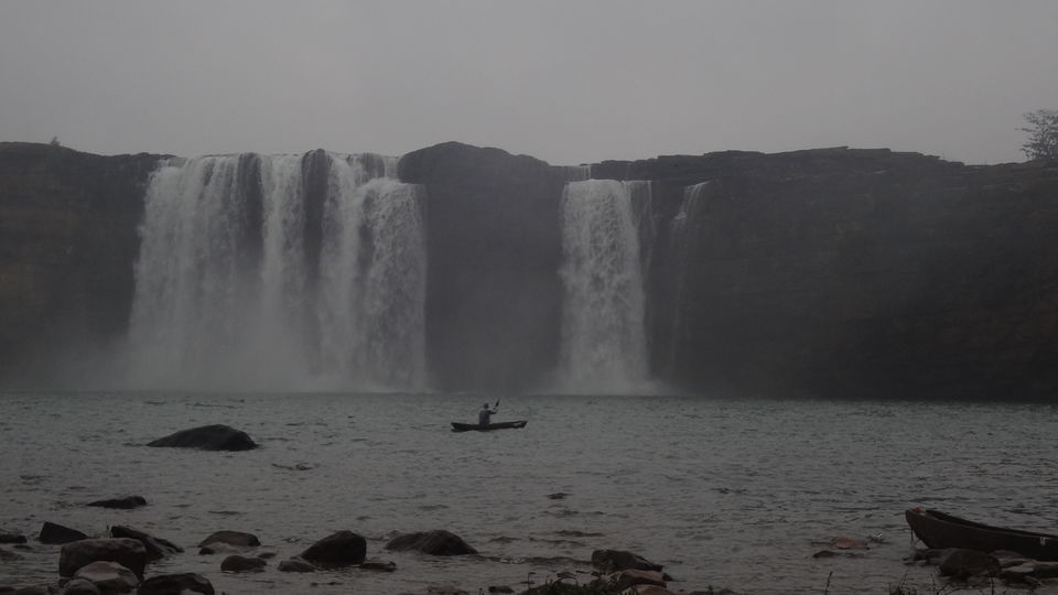 Photo of Chitrakote Falls, Boating Service, Tiratha, Chhattisgarh, India by Sneha Vashisht