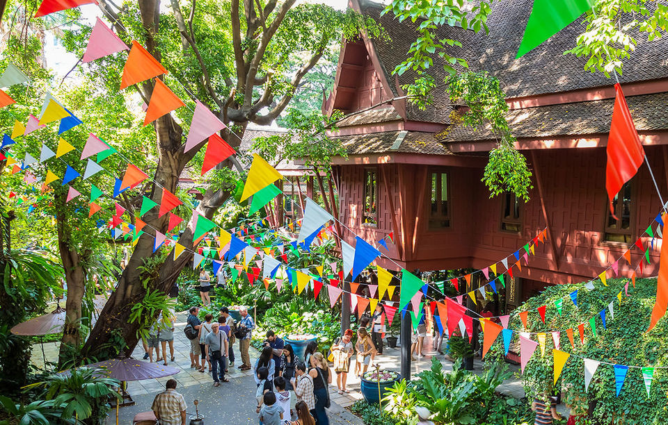 Photo of Best Places to See in Bangkok and Pattaya for Couple in December 2/13 by Smart Holiday Shop