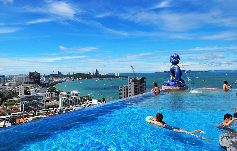 Photo of Best Places to See in Bangkok and Pattaya for Couple in December 10/13 by Smart Holiday Shop