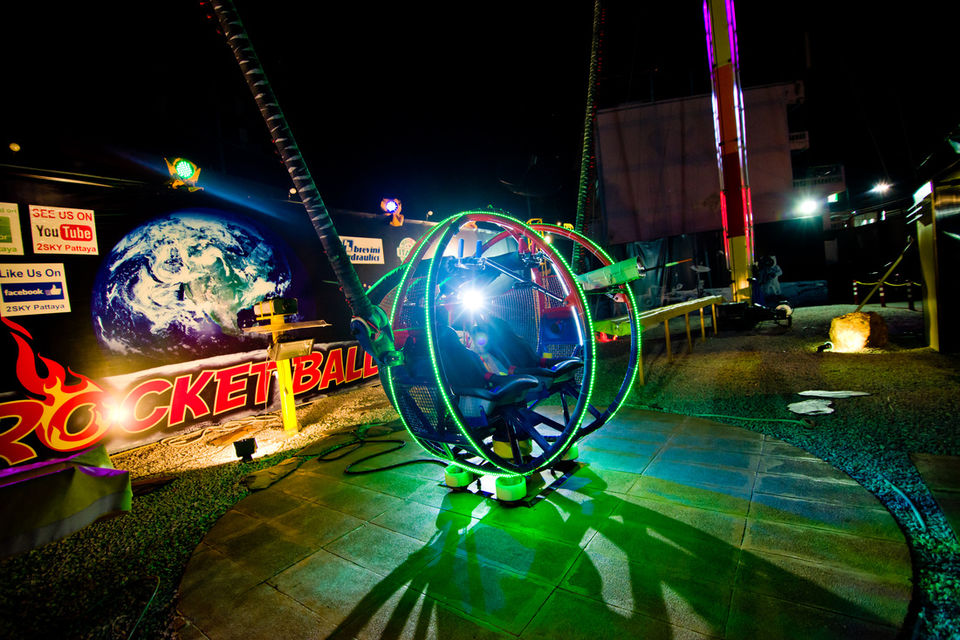 Photo of Best Places to See in Bangkok and Pattaya for Couple in December 12/13 by Smart Holiday Shop