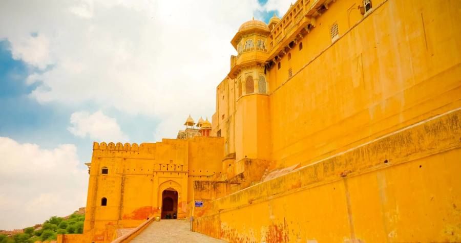 Photo of Historical Sluggish Travel and Foodies Hub: An Experiential Guide to Amer City 5/22 by Pamela Mukherjee