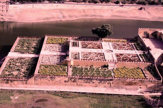 Photo of Historical Sluggish Travel and Foodies Hub: An Experiential Guide to Amer City 12/22 by Pamela Mukherjee
