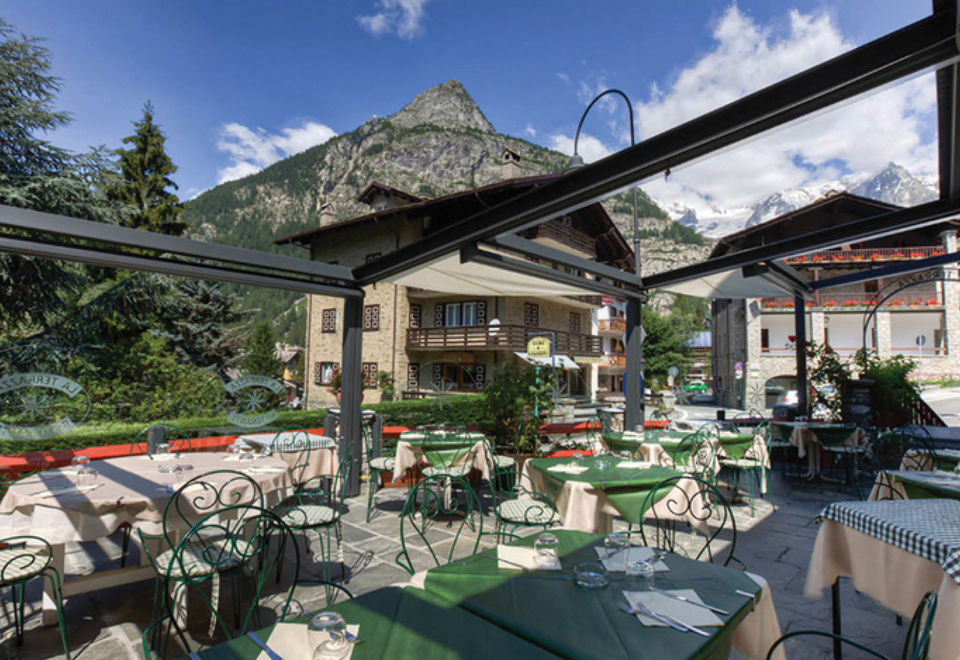 Photo of The Perfect Guide To An Enthralling Experience In The Alps by Travel+Leisure India & South Asia