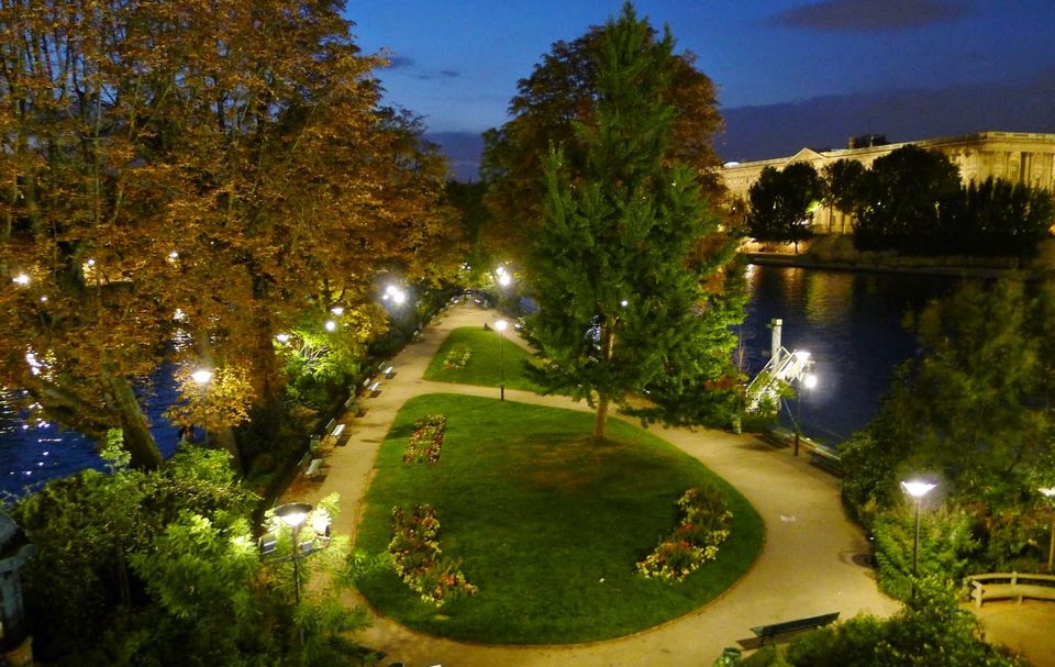 Photo of 10 Things to do in Paris by night by Vishal