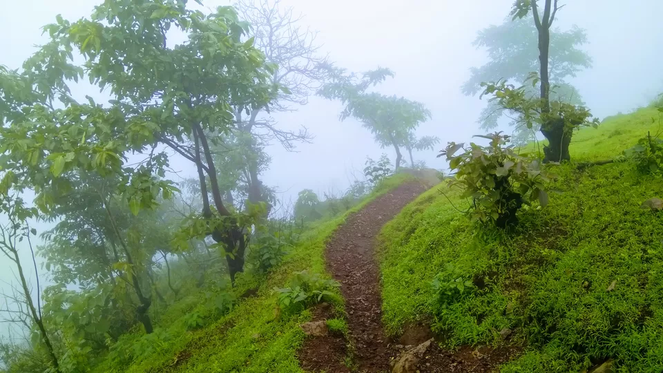 Photo of Garbett Point, Matheran, Maharashtra, India by MUhammed Unais P (TheIndianTrails)