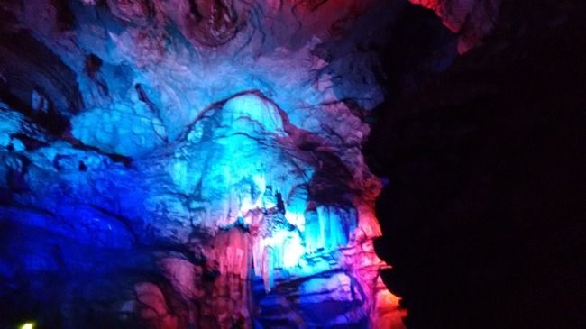 Photo of Borra Caves, Vishakhapatnam, Andhra Pradesh, India by Le Voyageur