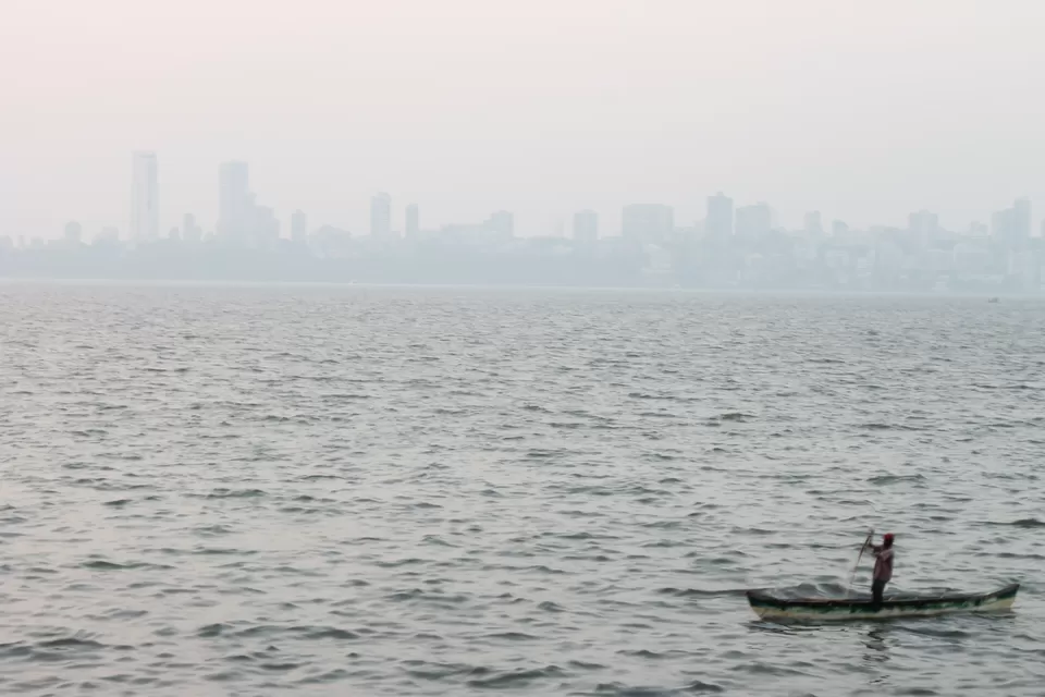 Photo of Marine Drive, India by Le Voyageur