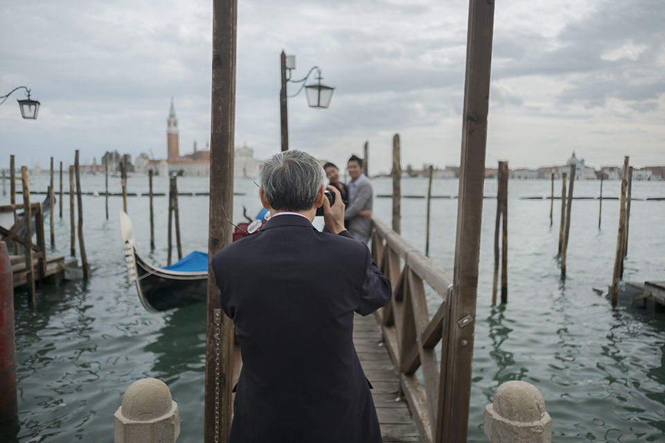 Photo of This Photographer Points His Camera The “Wrong Way” At The World's Most Iconic Spots 11/37 by Le Voyageur