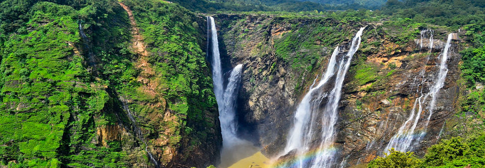 Photo of 12 Jaw-Dropping Waterfalls In India That Belong To A Magical World Of Their Own! 1/13 by Le Voyageur
