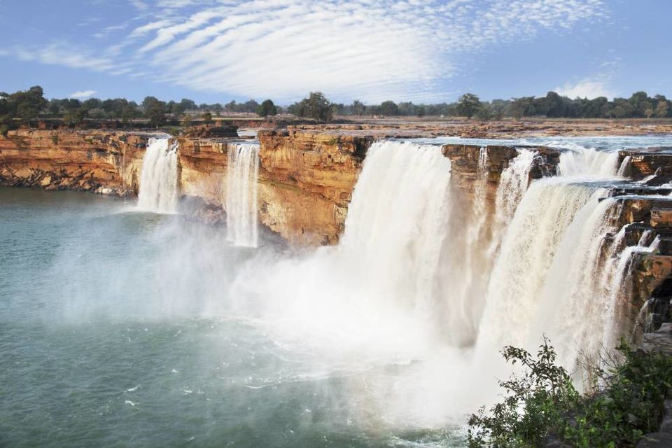 Photo of 12 Jaw-Dropping Waterfalls In India That Belong To A Magical World Of Their Own! 9/13 by Le Voyageur