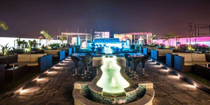 Photo of When All You Want To Do Is Chill: Top Ten Rooftop Cafes And Bars In Bengaluru 7/11 by Le Voyageur