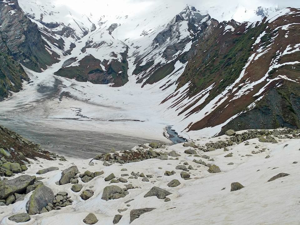 Photo of Everything you need to know about trekking to Beas Kund 8/9 by Travel Beings