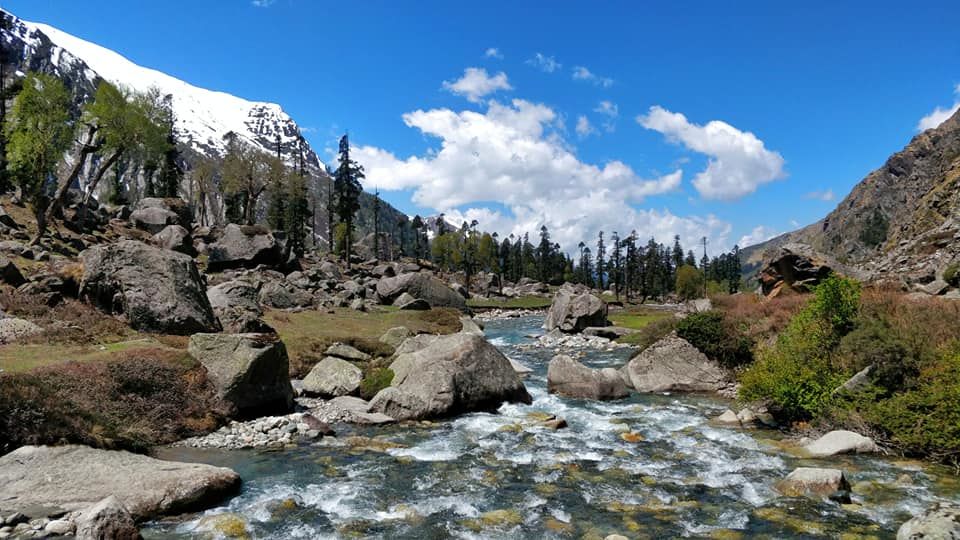 Photo of 10 Pictures That Prove Har Ki Dun Is One of the Most Beautiful Summer Treks 10/10 by Travel Beings