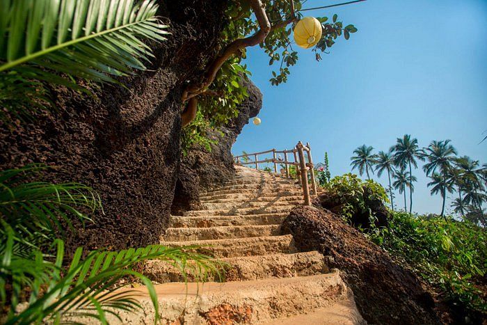 Photo of Head to This Cliff-Side Property in Goa to Enjoy a Private Jacuzzi and an Endless View of the Ocean 7/13 by Swati Singh
