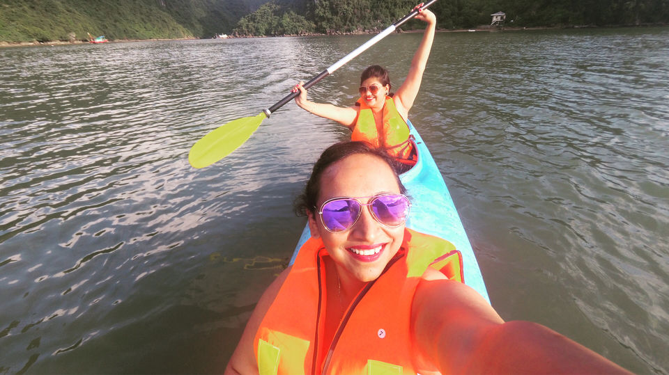 Photo of Halong Bay Vietnam, Bãi Cháy, Thành phố Hạ Long, Quảng Ninh, Vietnam by Amruta Gadgil