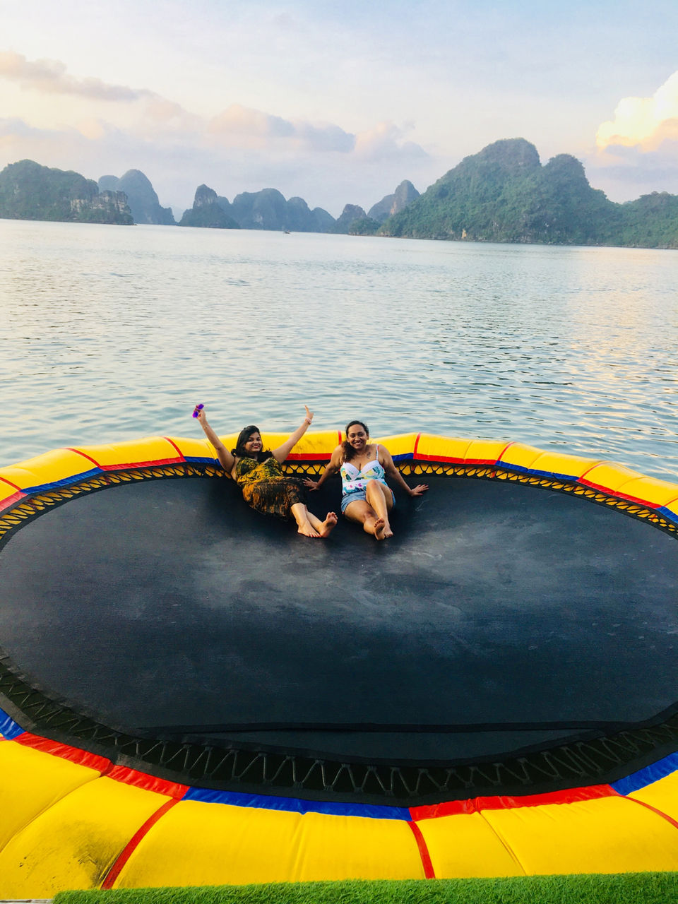 Photo of Halong Bay Vietnam, Bãi Cháy, Thành phố Hạ Long, Quảng Ninh, Vietnam by Amruta Gadgil