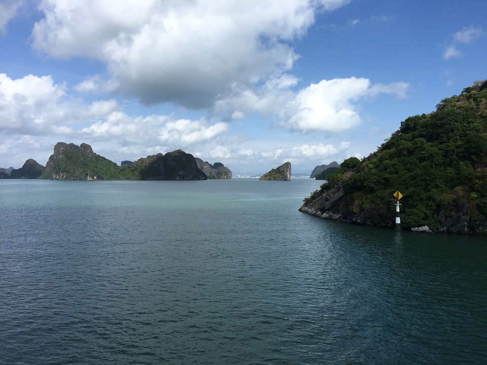 Photo of Halong Bay Vietnam, Bãi Cháy, Thành phố Hạ Long, Quảng Ninh, Vietnam by Amruta Gadgil