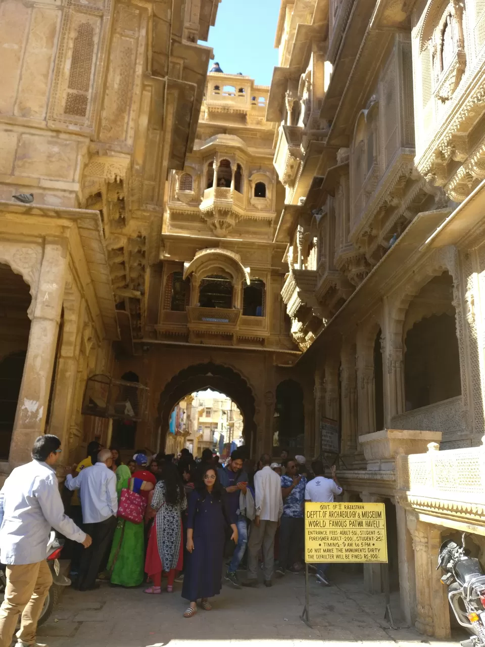 Photo of Patwon Ki Haveliyan, Amar Sagar Pol, Jaisalmer, Rajasthan, India by Lopamudra Mandal