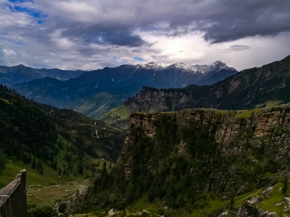Photo of Manali Bus Depot, Manali, Himachal Pradesh, India by Vivek Kumar