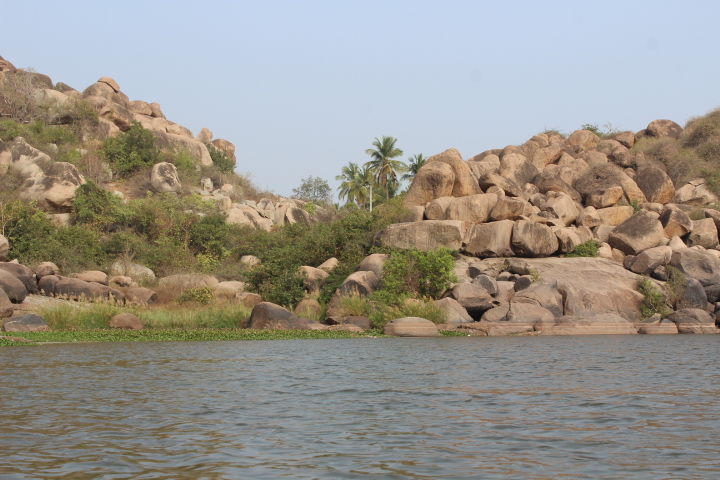 Photo of The third side of Hampi. 2/5 by Devyani