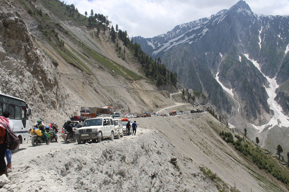Photo of 1 Destination, 2 Bulls, 3 Freaky Travelers, 5 States, 13 Days, 3300 Kilometres: How we got Leh'd 13/26 by Yash Saxena