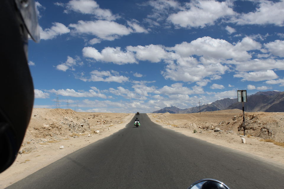 Photo of 1 Destination, 2 Bulls, 3 Freaky Travelers, 5 States, 13 Days, 3300 Kilometres: How we got Leh'd 18/26 by Yash Saxena
