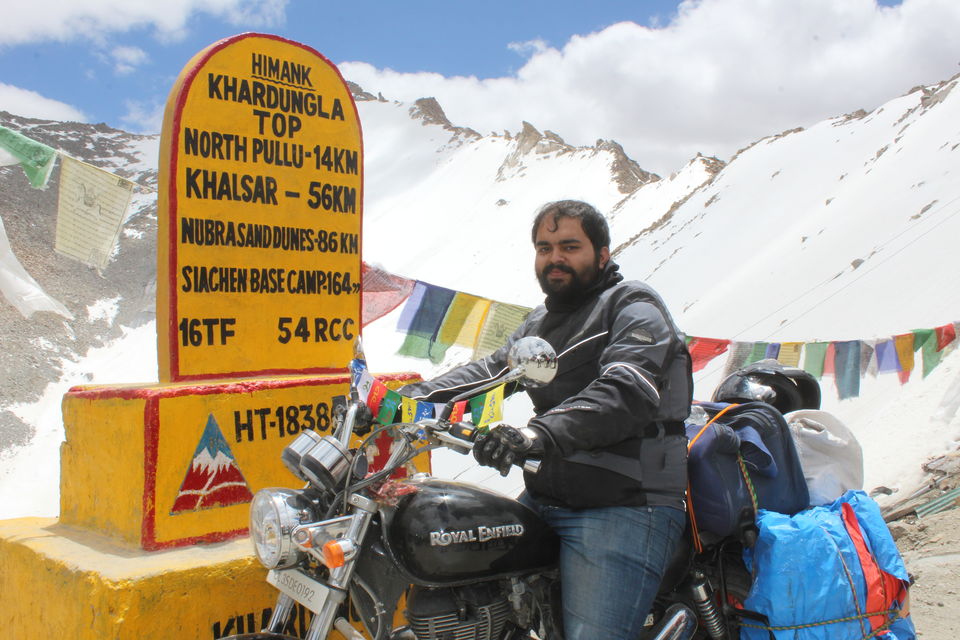 Photo of 1 Destination, 2 Bulls, 3 Freaky Travelers, 5 States, 13 Days, 3300 Kilometres: How we got Leh'd 22/26 by Yash Saxena