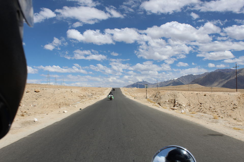 Photo of 1 Destination, 2 Bulls, 3 Freaky Travelers, 5 States, 13 Days, 3300 Kilometres: How we got Leh'd 1/26 by Yash Saxena