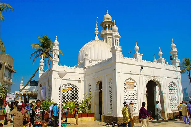 Photo of Haji Ali Dargah, Dargah Road, Haji Ali, Mumbai, Maharashtra, India by Yash Saxena