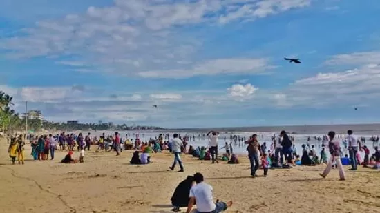 Photo of Juhu Chowpatty, Juhu Tara Road, Airport Area, Mumbai, Maharashtra, India by Yash Saxena