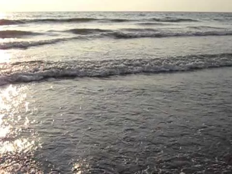 Photo of Juhu Chowpatty, Juhu Tara Road, Airport Area, Mumbai, Maharashtra, India by Yash Saxena