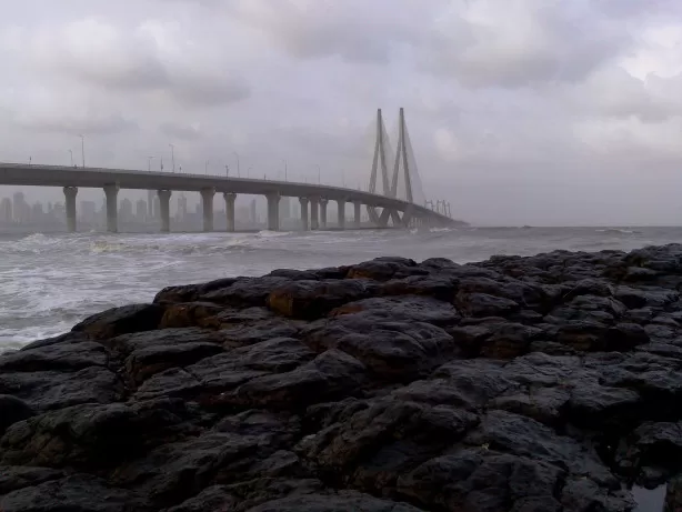 Photo of Bandstand Promenade, Bandra West, Mumbai, Maharashtra, India by Yash Saxena