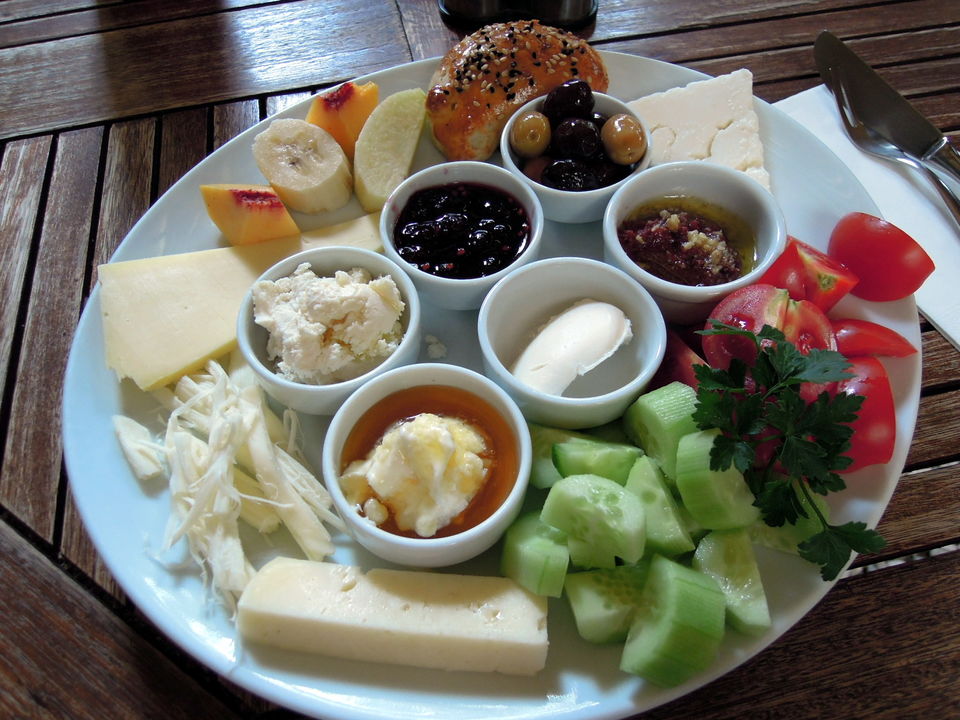 Photo of 15 Delicious Things You Must Eat And Drink In Izmir 2/11 by Deepika Arora