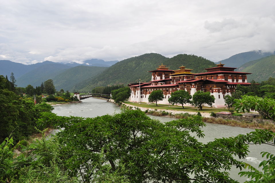 Photo of Punakha, Bhutan by Travsian