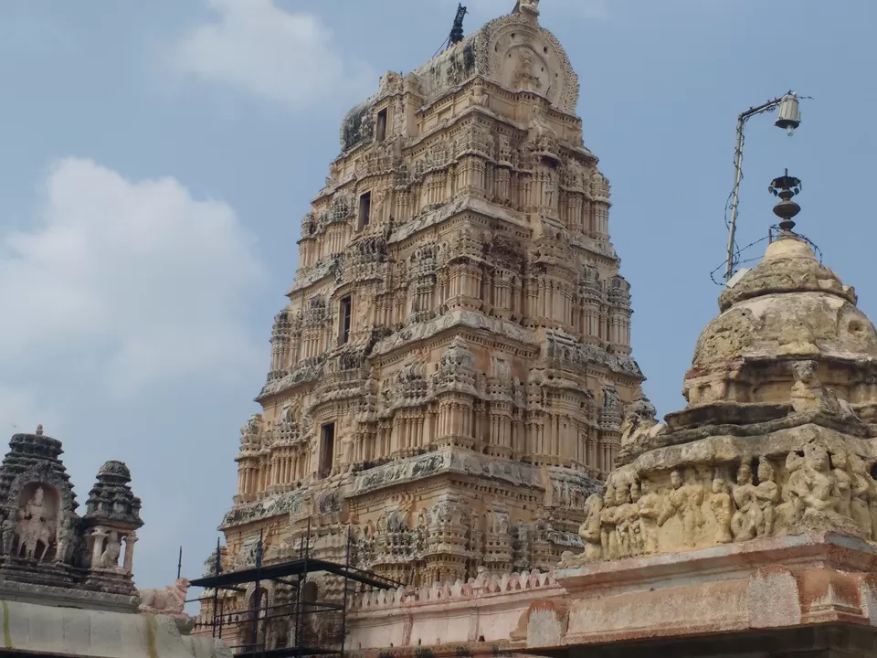 Photo of Sri Virupaksha Temple, Hampi, Karnataka, India by Vaishnavi Rathi