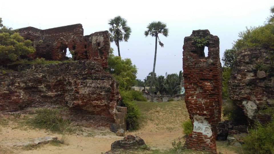 Photo of Fancy shooting and getting shot in the backdrop of a dilapidated fort and blue, tranquil backwaters? by Oscar Lawrence