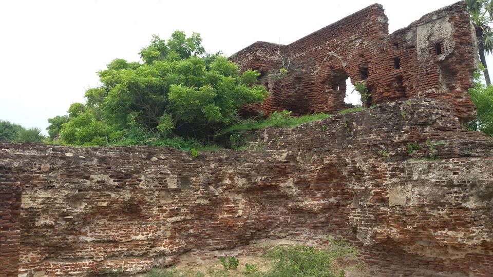 Photo of Alamparai Fort, Edaikazhinadu, Tamil Nadu, India by Oscar Lawrence