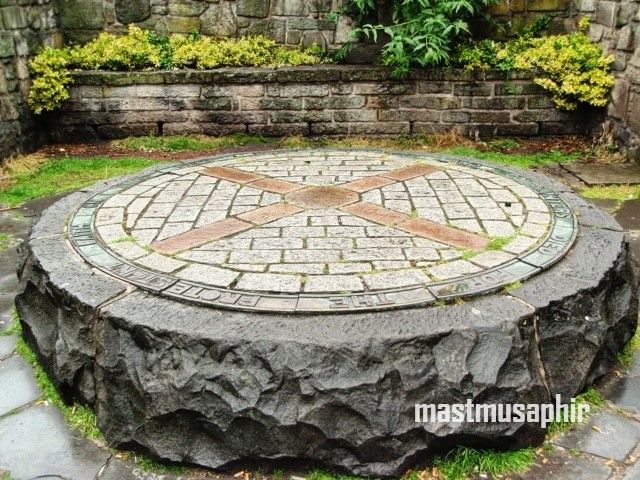 Photo of Greyfriars Kirkyard, Candlemaker Row, Edinburgh, United Kingdom by Mast Musaphir