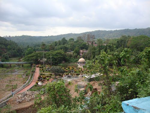 Photo of Peechi Dam Parking, Pattikkad Peechi Road, Peechi, Kerala, India by Liz Thottan