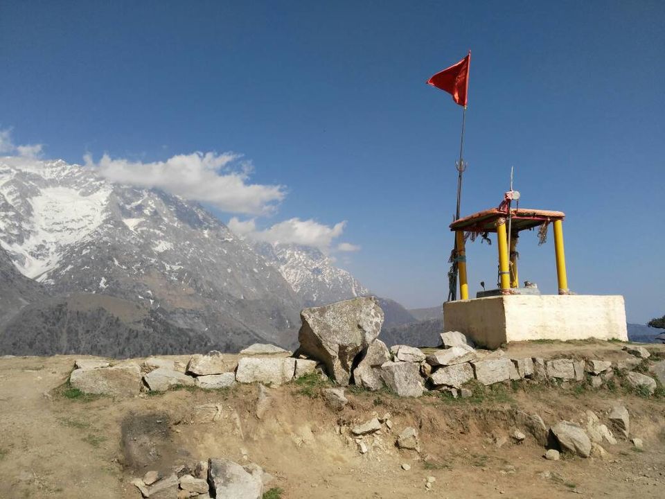 Photo of Triund Trek Trail, Trail to Triund Hill, Dharamshala, Himachal Pradesh, India by Dipti Goyal