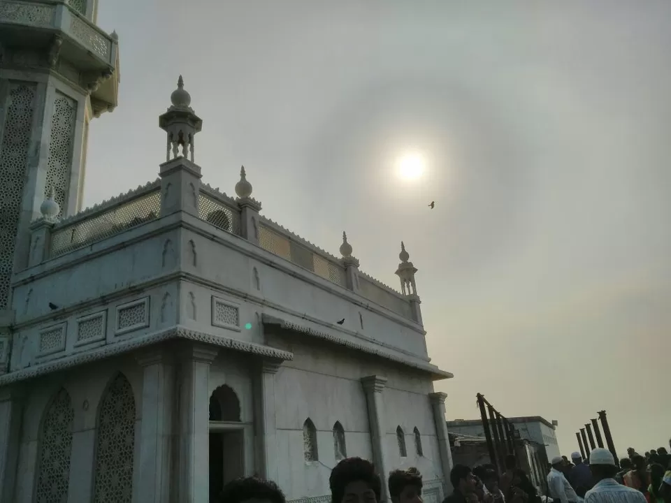 Photo of Haji Ali, Mumbai, Maharashtra, India by Dipti Goyal