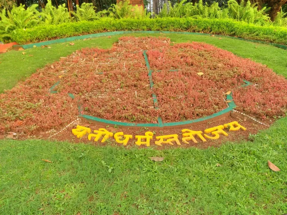 Photo of Hanging Garden, Mumbai, Maharashtra, India by Dipti Goyal