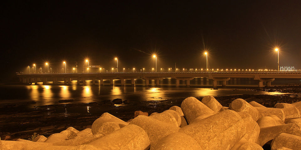 Photo of If only you didn't sleep in the city of dreams! 1/4 by Zafar Anis