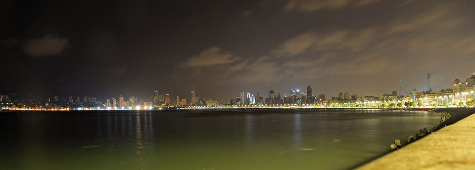 Photo of If only you didn't sleep in the city of dreams! 4/4 by Zafar Anis