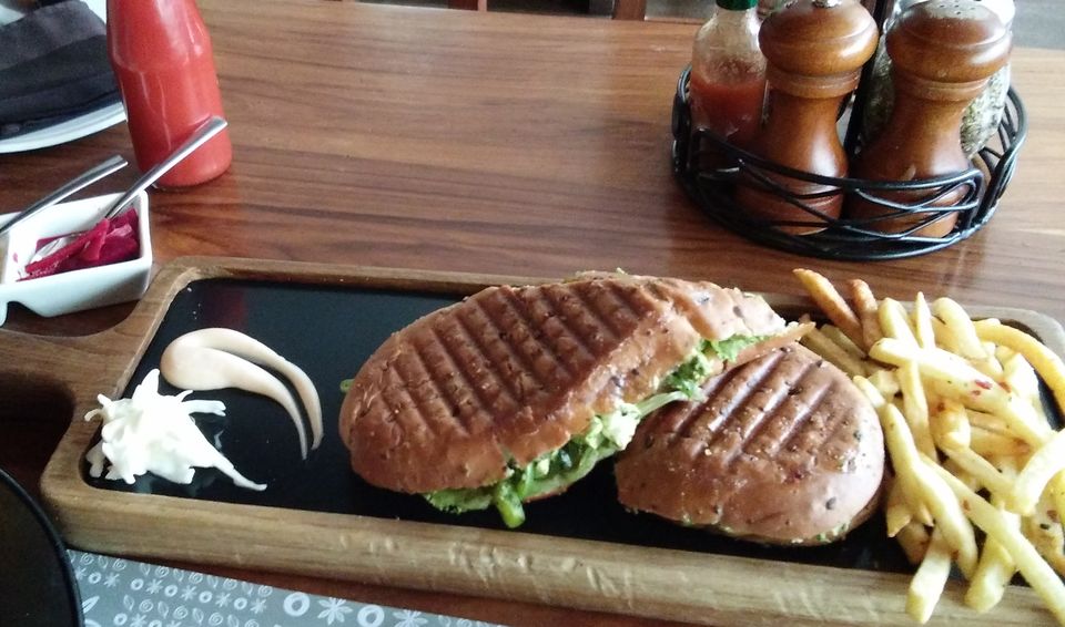 Photo of 7 under-rated eateries in Mumbai 1/1 by Rishika Jain