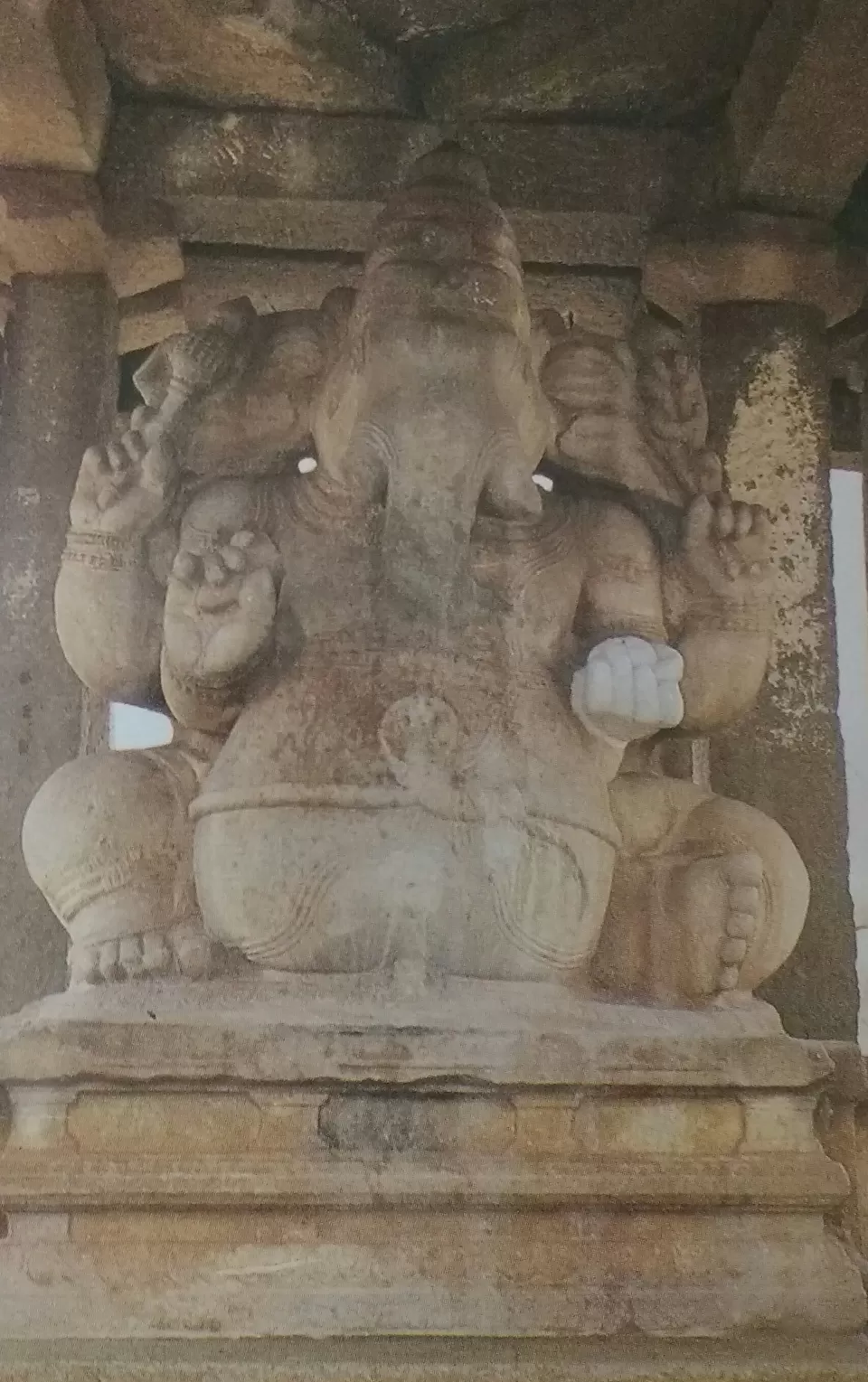 Photo of Kadalekalu Ganesha, Hampi, Karnataka, India by Nishtha Kumar