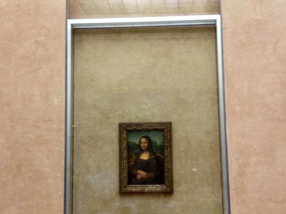 Photo of Louvre Museum, Rue de Rivoli, Paris, France by Priyank Aggarwal